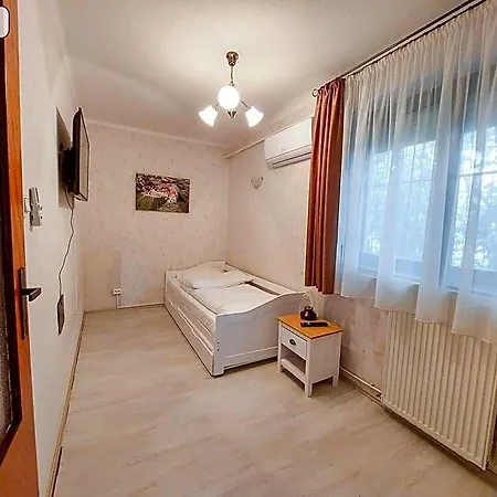 Hotel Gosztonyi