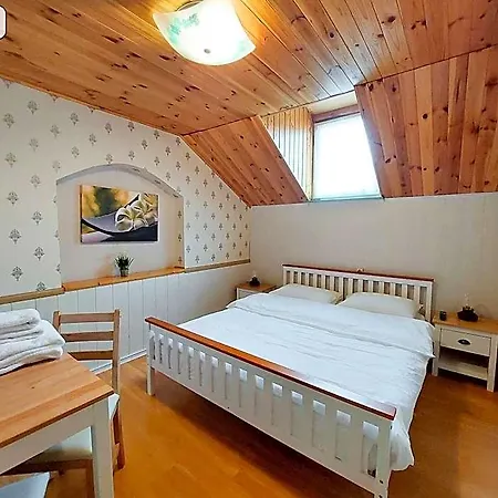 Hotel Gosztonyi *