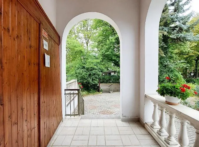 Hotel Gosztonyi *