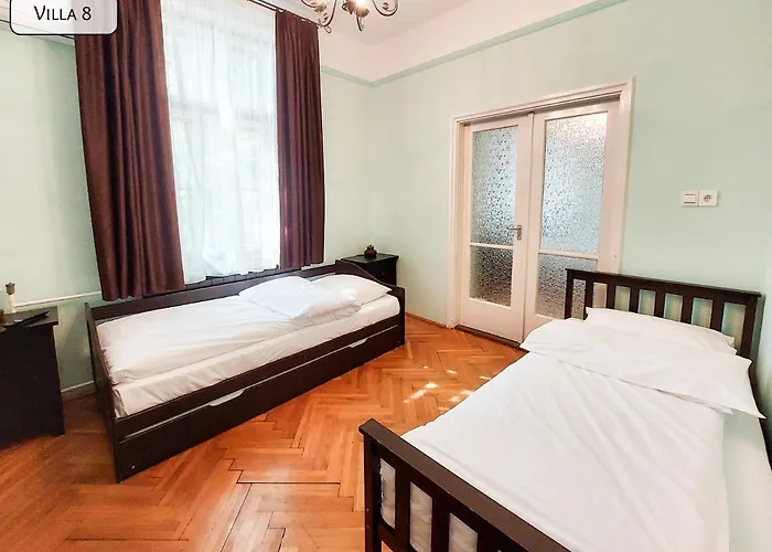 Hotel Gosztonyi *