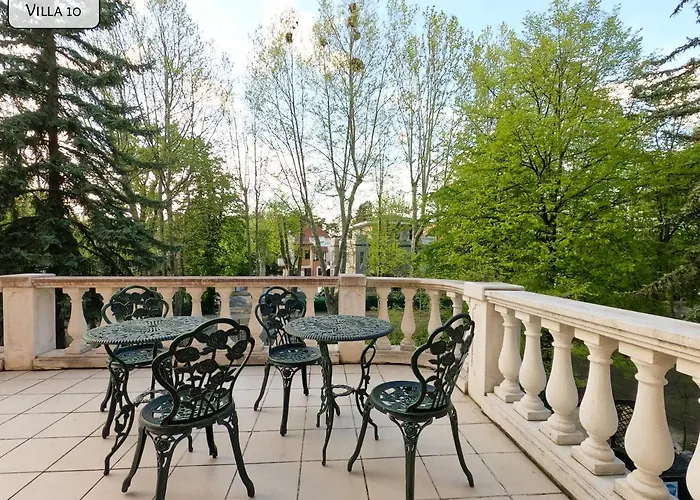 Hotel Gosztonyi *